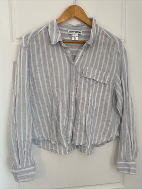 DKNY Size Large Cropped Light Blue & White Striped Button-Up Shirt